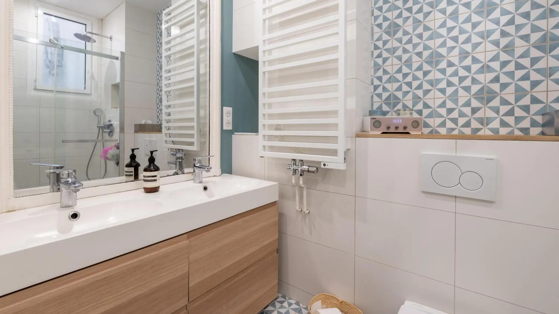Spacious And Elegant 3Bd Apartmentrochechouart Paris